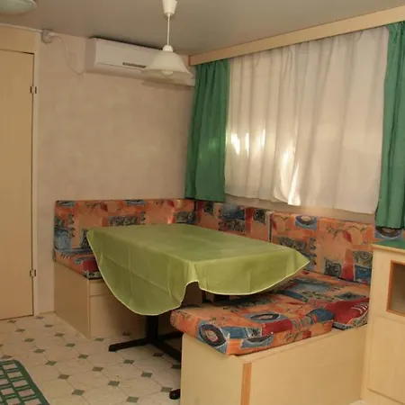 منتزه العطل La Pineta ألبينغا